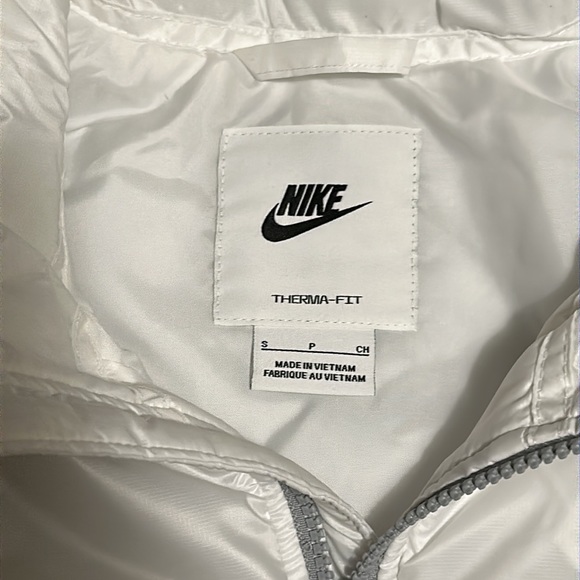 Nike Vest Jacket - Picture 7 of 7